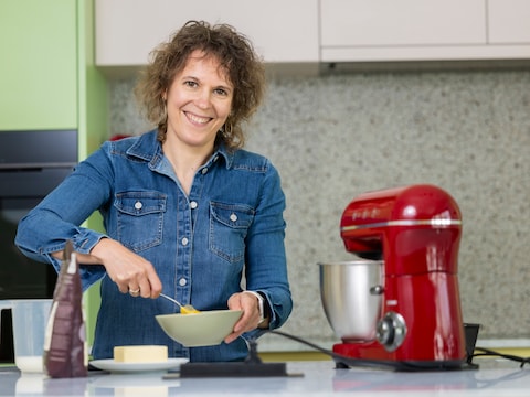 Onze journalist Jiska Agten gaat op zoek naar de lekkerste cakemix. 