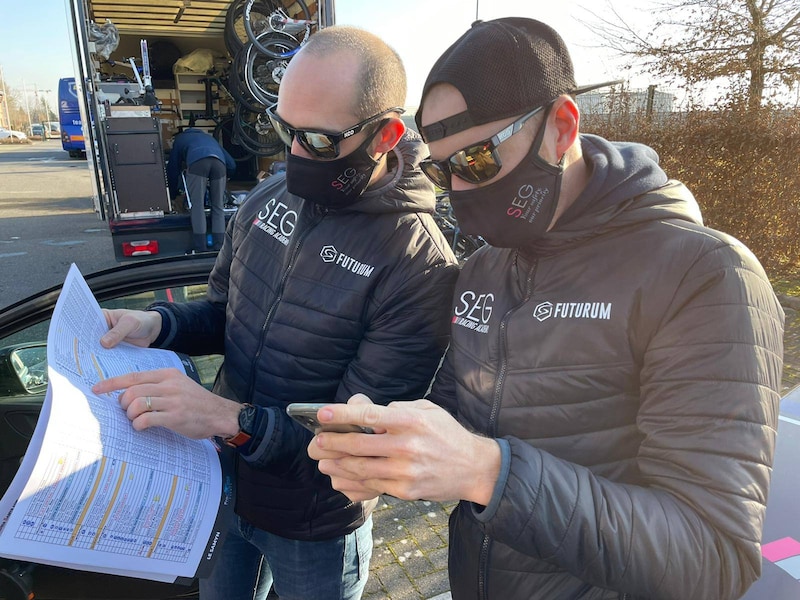 Dries Hollanders gidst jonkies van Seg Racing Academy over vertrouwde ...