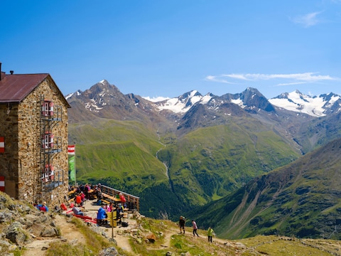 Illustratiebeeld. Uitzicht over de Ötztaler Alpen in Oostenrijk.