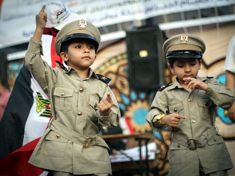Twee jonge supporters van de nieuwe president van Egypte, Abdel Fattah al-Sisi.