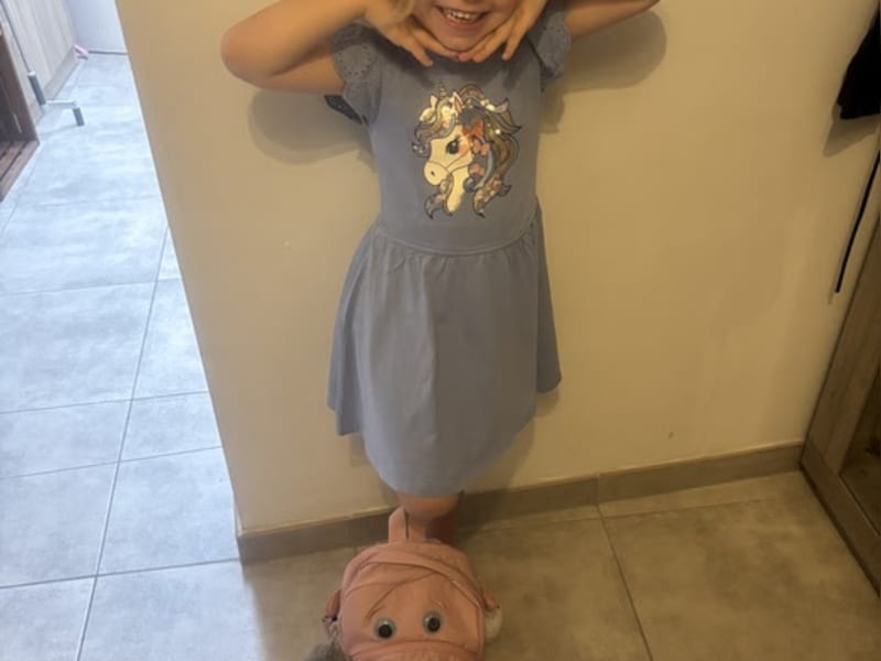 Dewi uit Geraardsbergen kijkt uit naar de eerste schooldag én haar vriendinnen