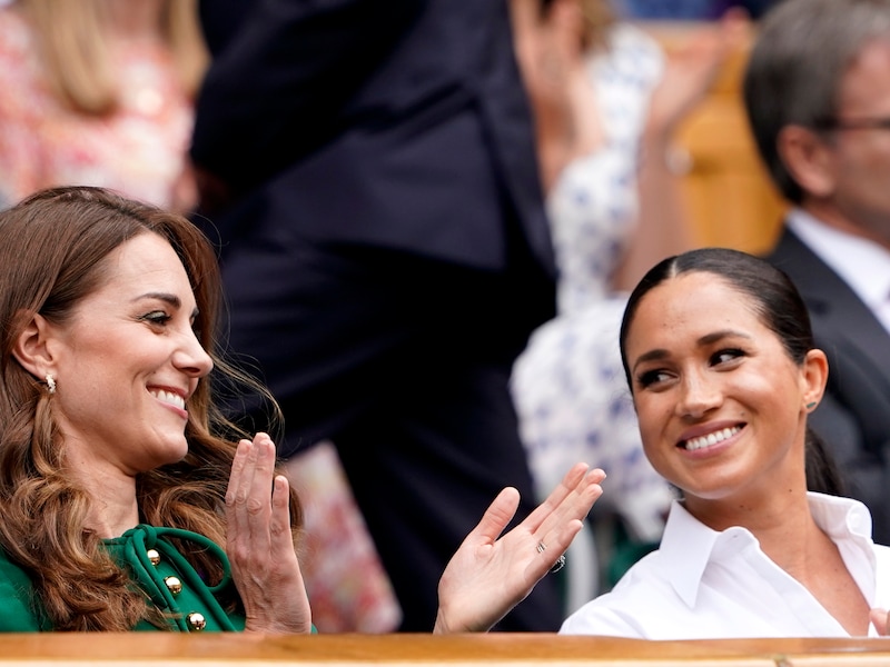 Kate en Meghan maken einde aan geruchten over ruzie tijdens vrouwenfinale Wimbledon