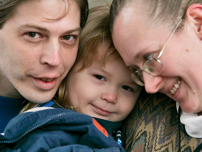 Heath Campbell, zijn vrouw Deborah en de kleine Adolf in 2008.