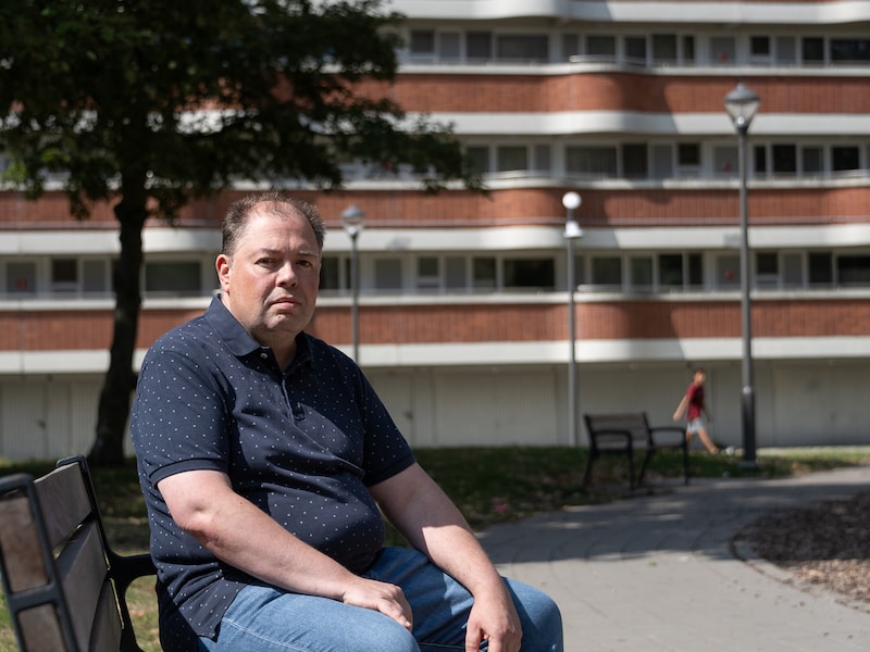 Patrick (53) moet na 36 jaar sociale woning verlaten: “Alsof er een strop rond je nek wordt gedaan”