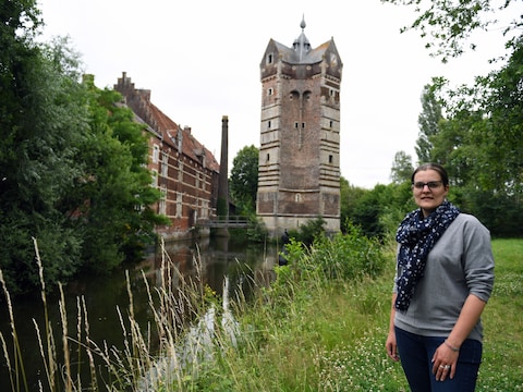 Catherine Ackermans aan Toren Ter Heyden in Rotselaar.