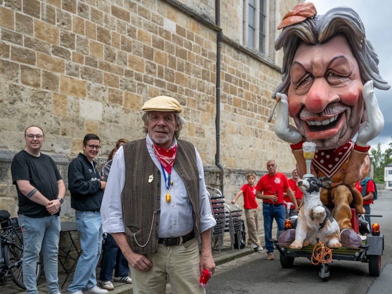 Oudegem eert ‘Den Bollie’ met eigen reus: “Een dorpsfiguur zoals hij verdient dat”