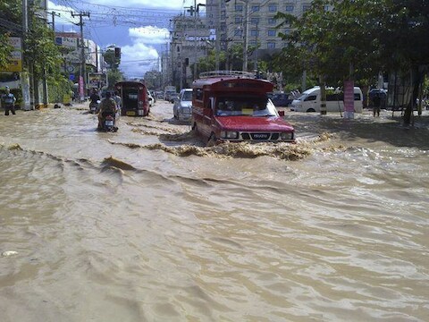 Vooral het noorden en centrum van Thailand worden getroffen door hevige regenval.