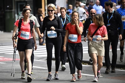 Startschot gegeven voor 20 km door Brussel: koningin Mathilde is vertrokken