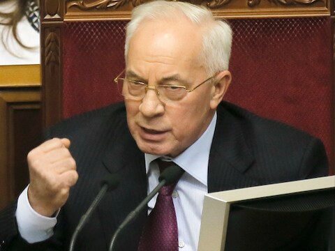 Het ontslag van eerste minister Mykola Azarov volstaat niet voor de opositie.