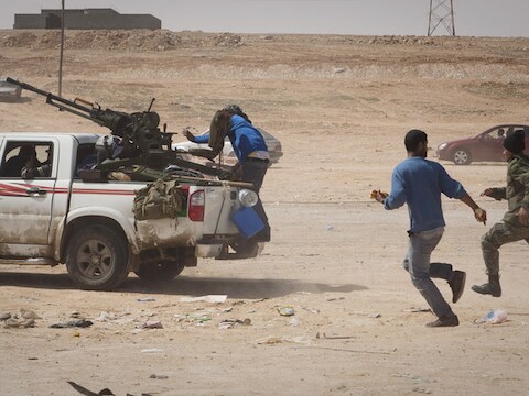 De rebellen bevinden zich op ongeveer tweehonder kilometer van Sirte, de geboortestad van Kadhafi.