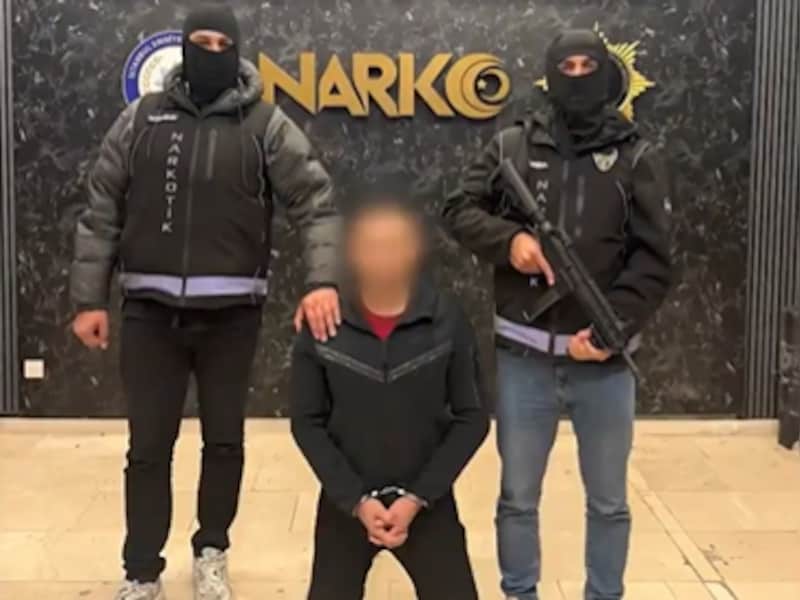 Sergan Günes bij de Turkse politie.