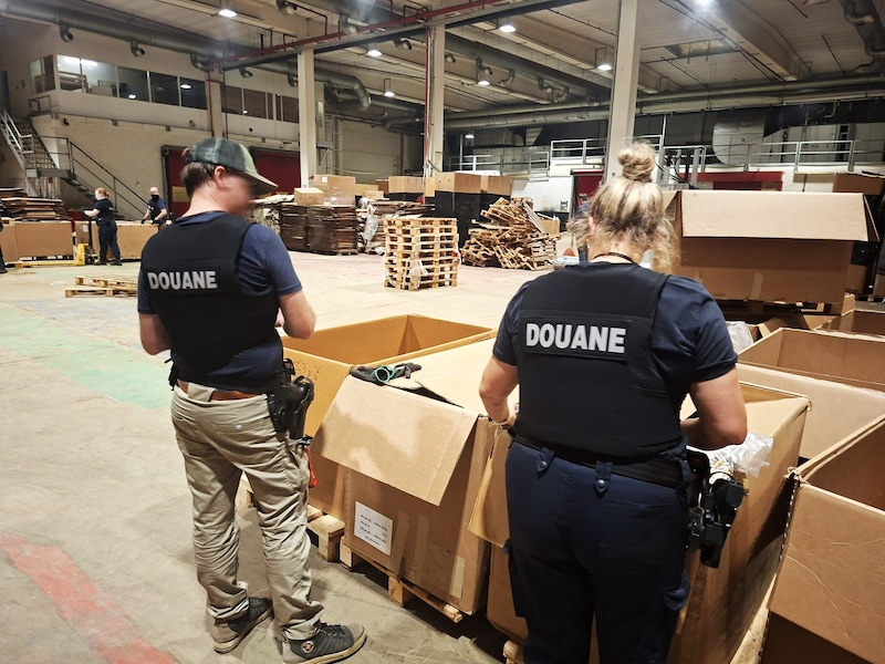 Illustratiebeeld. De douane trof eerder een illegale sigarettenfabriek aan in Monceau-sur-Sambre, nabij Charleroi. (06/08/26)