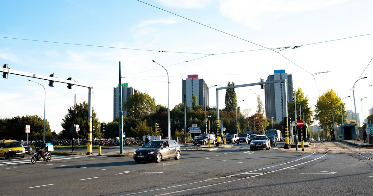 Nieuw plein op Kolonel Silvertoplaan | Regio | HLN.be