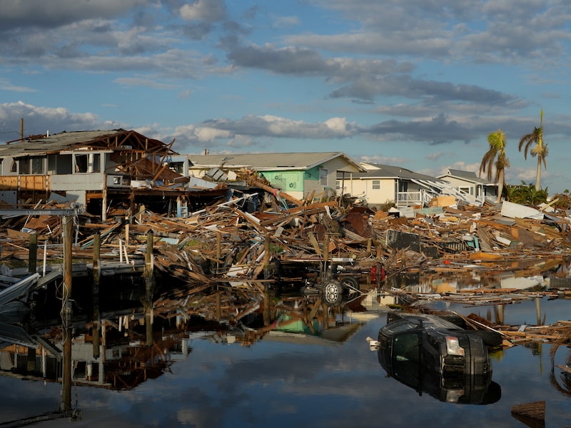 Schade in Fort Myers Beach, Florida, na de doortocht van orkaan Ian.