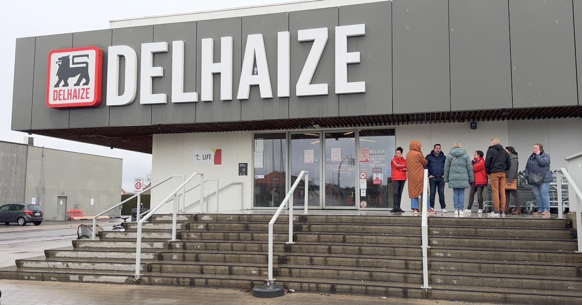 Gepensioneerde man speelt zelf voor advocaat in de rechtbank na verkeersagressie tegenover jonge vro