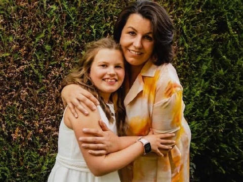 Tamara Van Vlasselaer (44), op de foto met dochter Elise (15), verloor zaterdag de strijd tegen kanker.