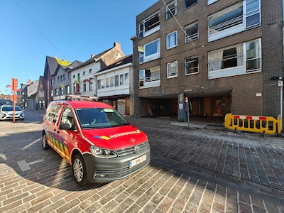 “Vuur werd mogelijk aangestoken”: drie bewoners naar ziekenhuis na brand in appartementsgebouw in Torhout