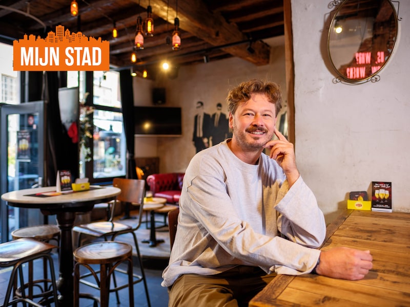 Kristof Van Humskerken in café ‘t Kafaat in Lier.
