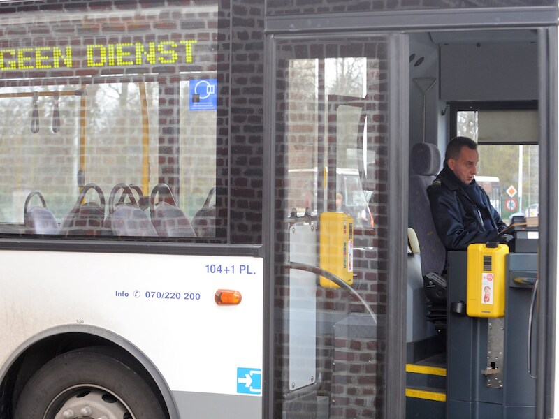 Algemeen besluit het Rekenhof dat de centrale wervings- en selectieregels van De Lijn "onduidelijk zijn, ontbreken of geen draagvlak hebben".