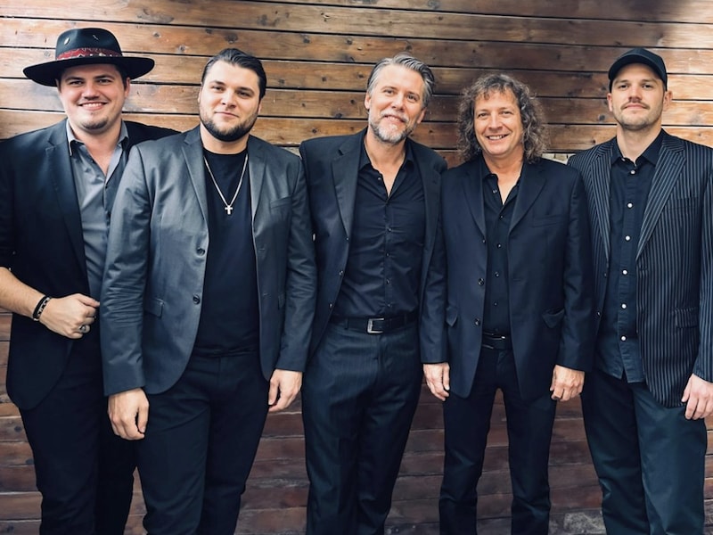 Guy Verlinde & The Artisans of Solace
