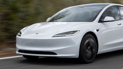 Jongeman zonder rijbewijs met Tesla geflitst in Lier: “Dankzij mijn eindwerk ken ik dat type auto vanbinnen en vanbuiten”