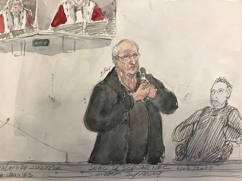 Archiefbeeld. Een rechtbankschets van de Franse chirurg Joël Le Scouarnec. (04/03/25)