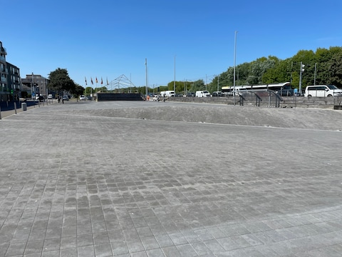 Het Duinenplein in Bredene