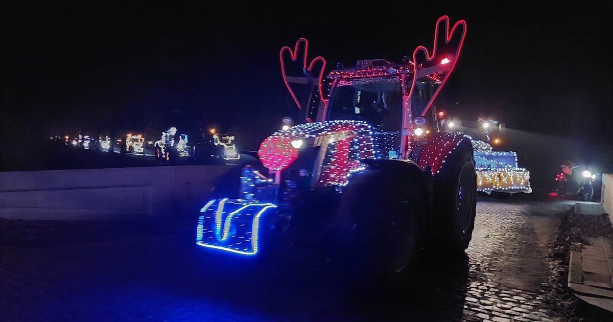 KIJK. Verlichte tractorstoet in Damme
