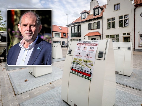 Protest tegen afvalstraat op het Oosthoekplein, Inzet: Luc Lierman schepen Knokke Heist