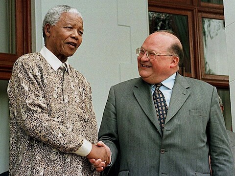 Jean-Luc Dehaene bracht in februari 1999 als toenmalig Belgisch premier een staatsbezoek aan Zuid-Afrika. Hij was zeer onder de indruk van president Nelson Mandela.