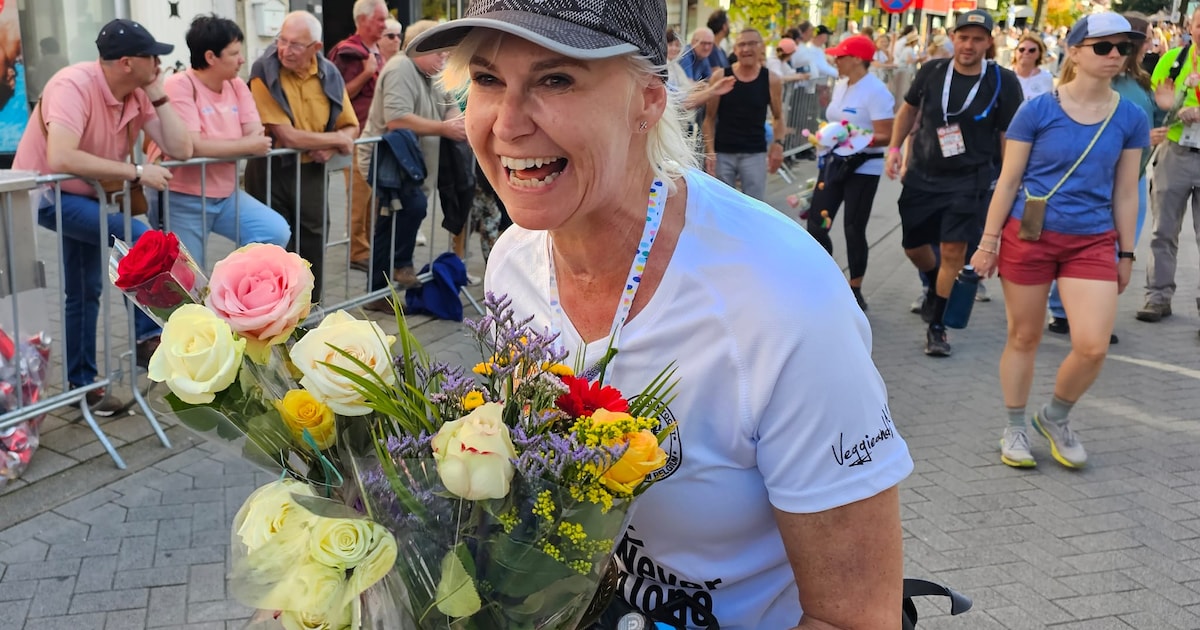Vicky (50) overleefde zwaar ongeval en overwint nu ook Dodentocht: “Ik ...