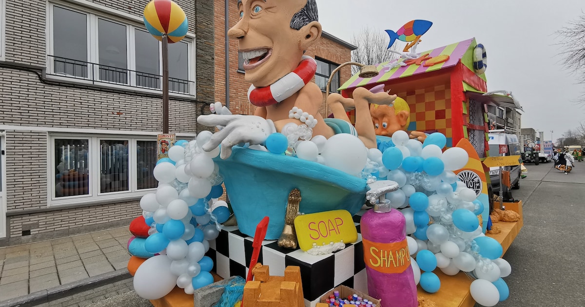 De Farildes zetten schepen Benny Herpoel in een badkuip