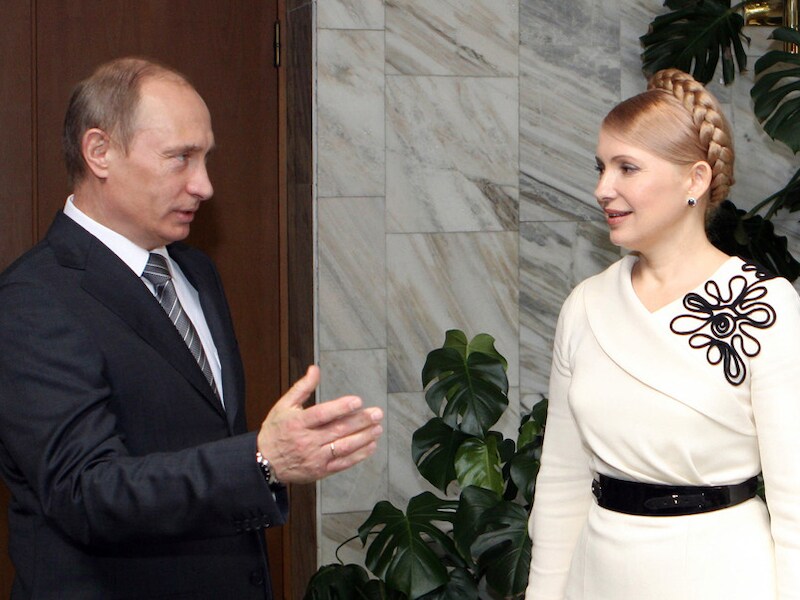 De Russische president Vladimir Poetin met Joelia Timosjenko in 2009.
