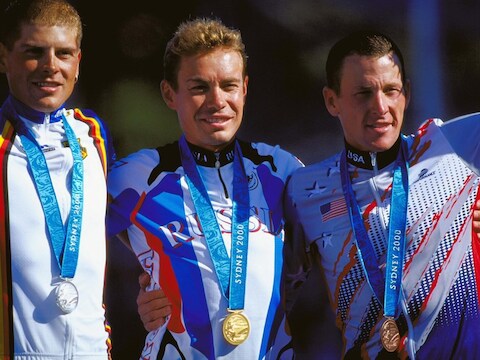 Ullrich, Ekimov en Armstrong op het podium in Sydney.