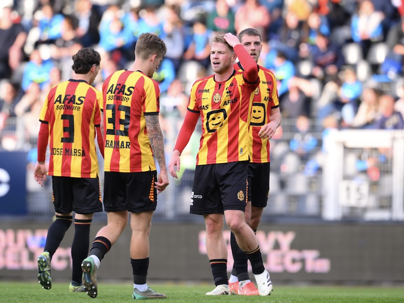 Inefficiënt KV Mechelen verliest met 3-0 in Charleroi, dat alleen leider wordt in de Europe Play-offs