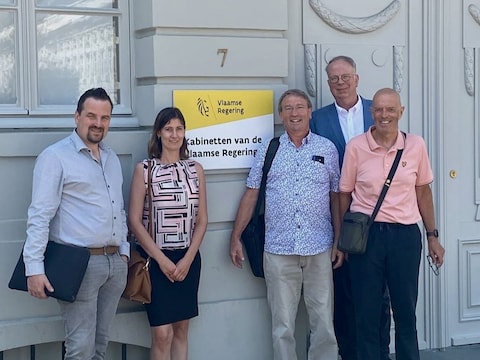 Delegatie van N-VA Lochristi, v.l.n.r. : Sten Walscharts, Eva Paelinck, Ivan Lybaert, Rik Van Leemputten, Erwin Van Loo