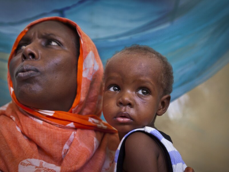 Congo is het slechtste land ter wereld om kinderen te baren: 1 vrouw op 30 overleeft de bevalling niet; 1 kind op 7 haalt de leeftijd van vijf jaar niet.