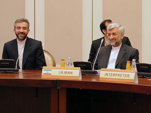 De Iraanse onderhandelaar Saeed Jalili (rechts) tijdens de nucleaire top