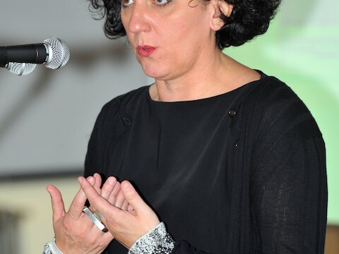 Annemie Turtelboom, tevens Open Vld, is voor de verlaging van de leeftijdsgrens