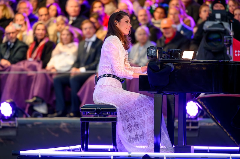 Iris Hond dit jaar op het 5 mei-concert ter gelegenheid van de afsluiting van de Nationale Viering van de Bevrijding in het Koninklijk Theater Carré.