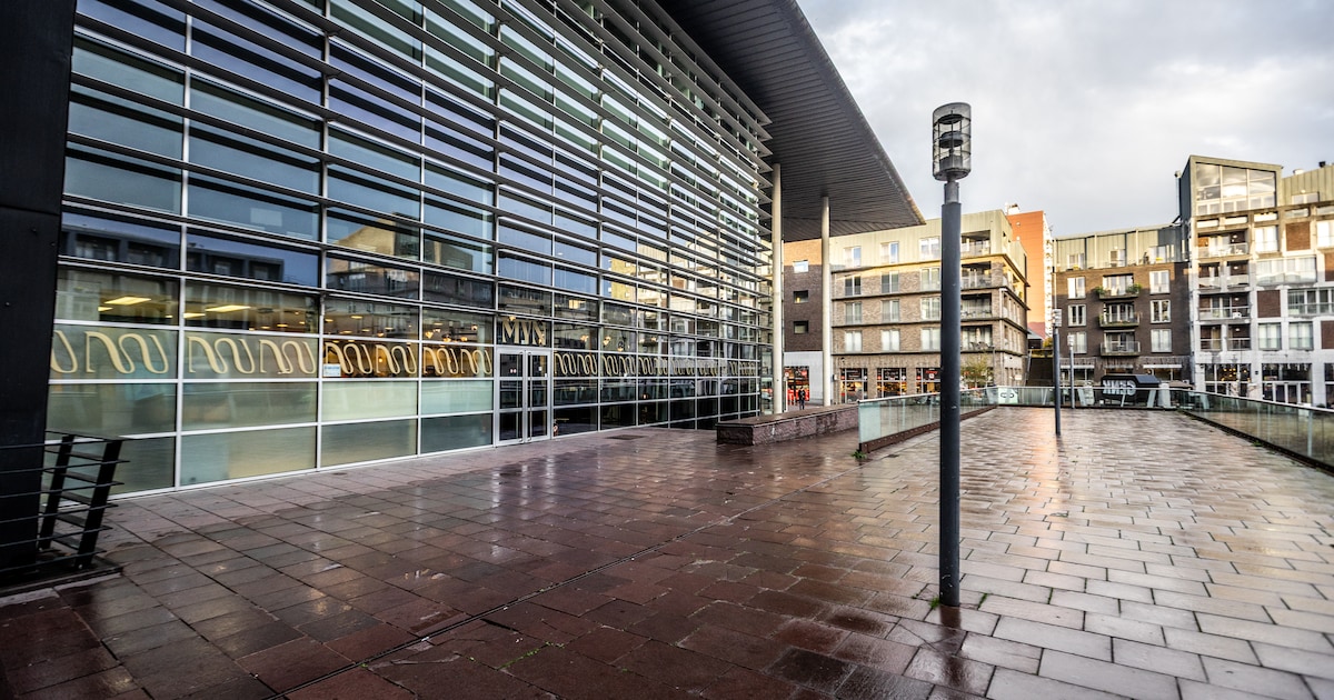 Bibliotheek van Genk zoekt cafébaas: 212.000 potentiële klanten en een  terras van 260 m² | Regio | HLN.be
