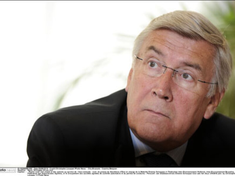 Schouppe (foto) zou twee Europese richtlijnen niet respecteren.