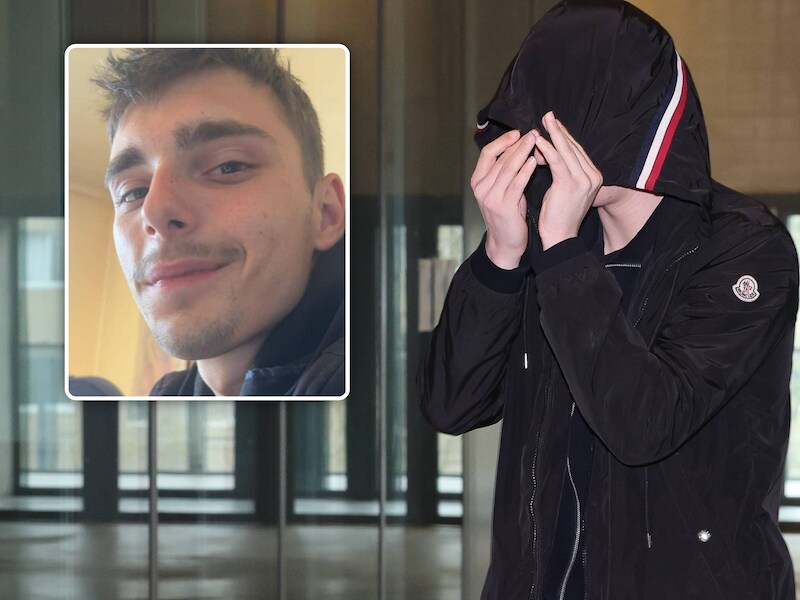 Een van de vrienden van Yaro (inzet) verbergt zijn gezicht bij aankomst in de raadkamer. “We hebben Yaro willen beschermen in plaats van kwaad te doen.” 