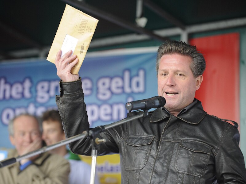 Dirk Tuypens, die in Witse de rol speelt van hoofdcommissaris Wijtinckx, wordt lijsttrekker van de PVDA in Mechelen.