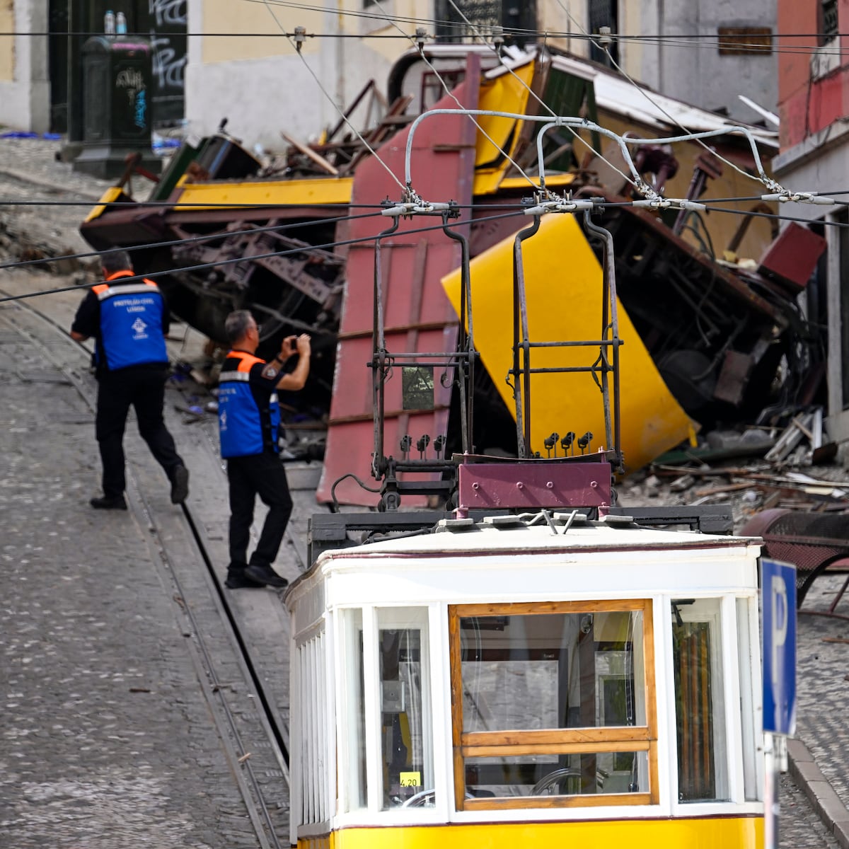 Dodentol bijgesteld van 17 naar 16, “kabeltram werd ochtend van ongeval nog gecontroleerd” | Tramcrash Lissabon | hln.be