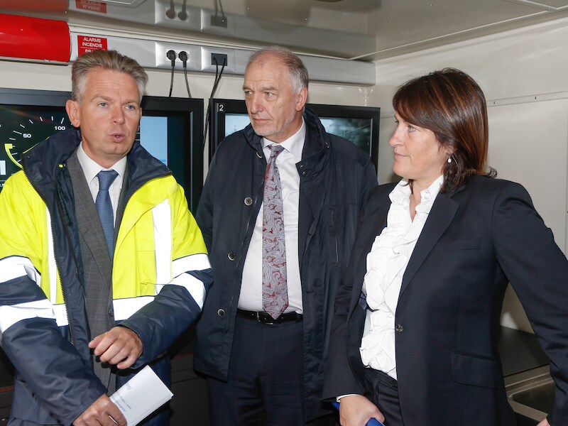 Infrabeltopman Luc Lallemand, NMBS-topman Jo Cornu en minister van Mobiliteit Jacqueline Galant.