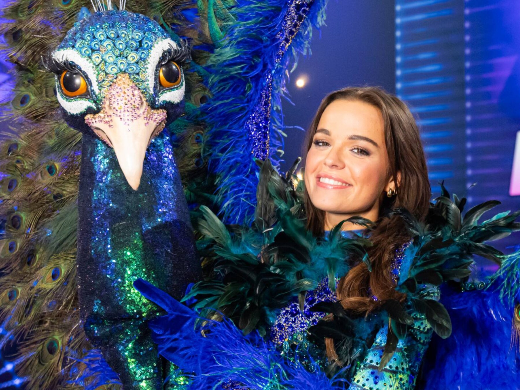 Waarom zijn de ramen bij Benny in 'Familie' al jaren zó vuil? “Dat heeft  een specifieke reden” | Showbizz | HLN.be