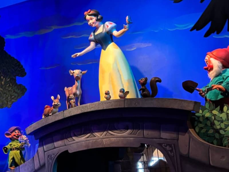 Na 4 maanden weer open: Disneyland Paris geeft iconische ‘Sneeuwwitje’-attractie verrassende make-over