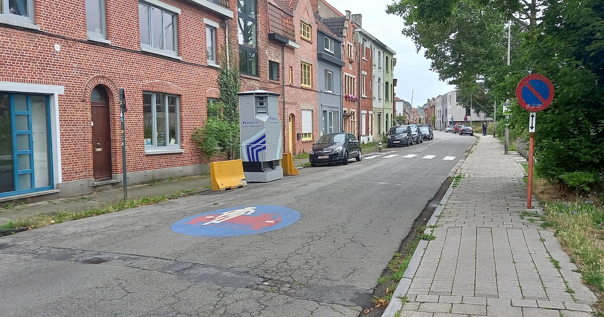 Superflitspaal staat deze week in Gentbrugse fietsstraat: “Auto’s mogen ...