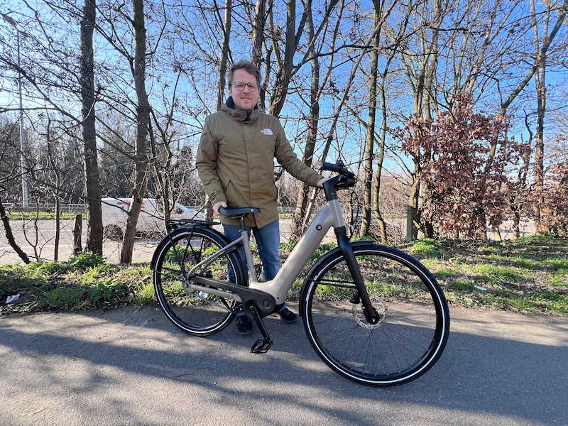 Onze fietsexpert rijdt met de eerste premium e-bike van Decathlon: “Alle kwaliteiten om de klassieke fietsmerken naar de kroon te steken”